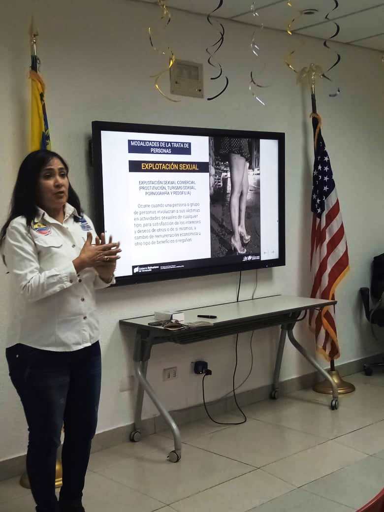 Conversatorio no caigas en la red de CEVAO